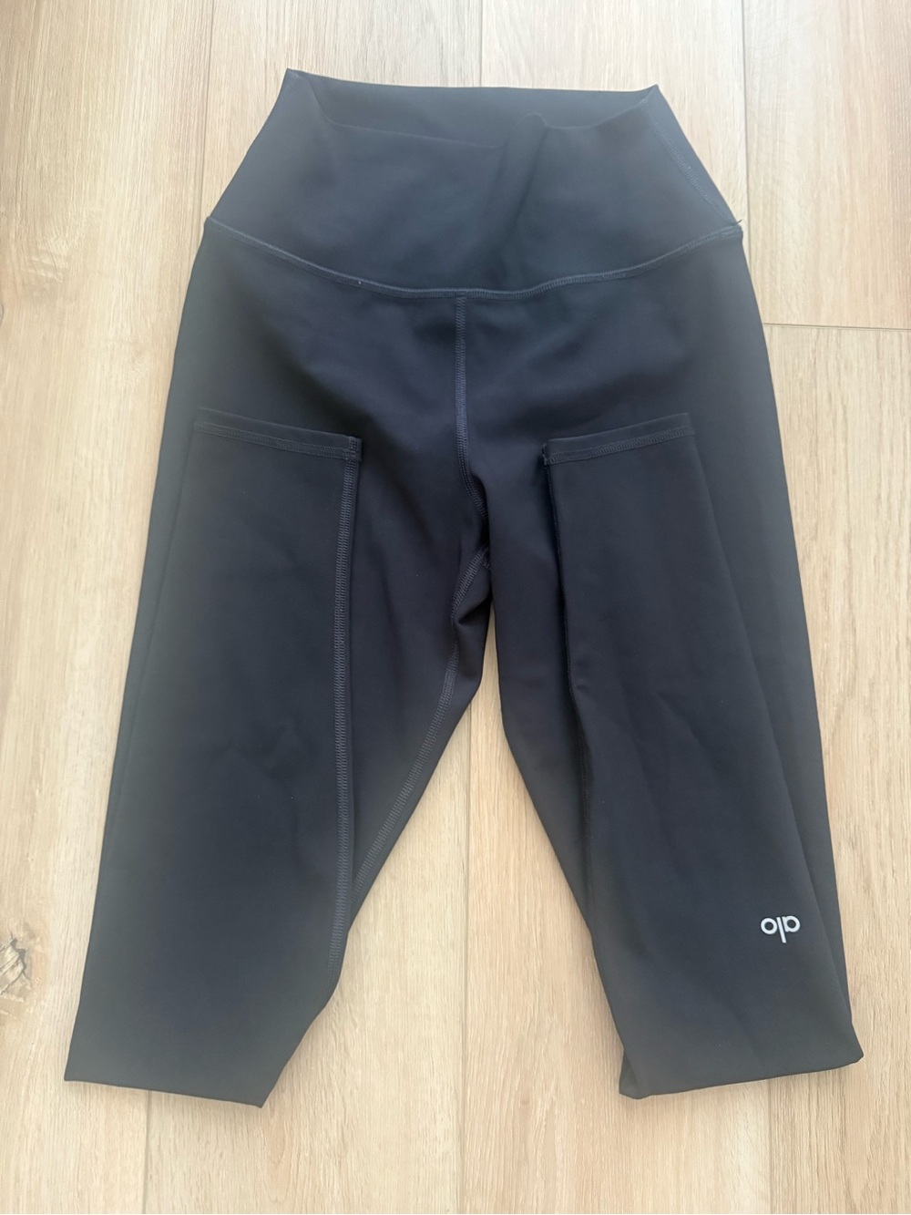 Alo Yoga black leggings